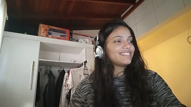 Snapshot of bombomepimenta chatting on 10/27/25, 02:21 bombomepimenta online show from 10/27/25, 02:21