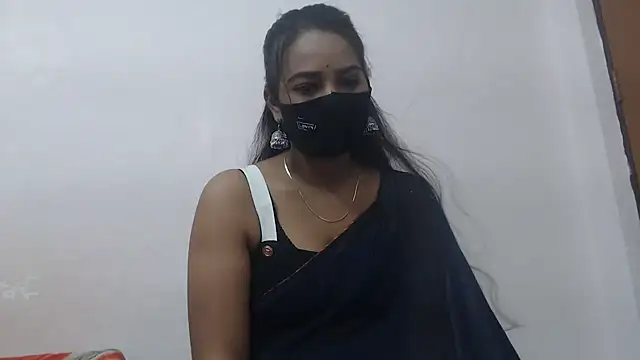 Snapshot of wildbabes chatting on 10/15/25, 03:45 wildbabes online show from 10/15/25, 03:45