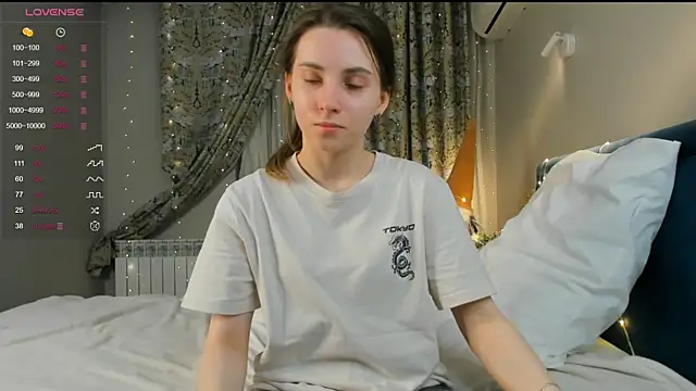 DonnaBurkee online show from 03/22/25, 04:04