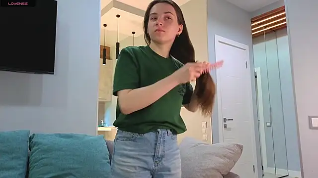 DonnaBurkee online show from 09/30/25, 04:06