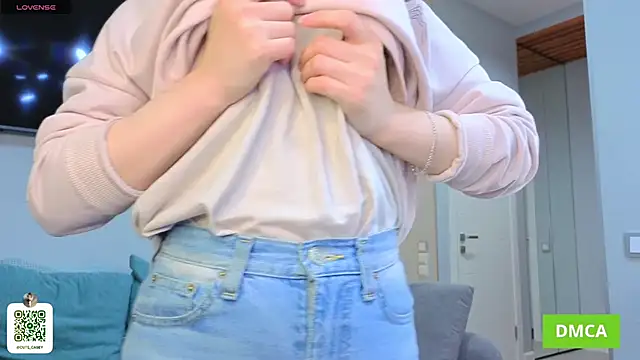 DonnaBurkee online show from 10/05/25, 04:11