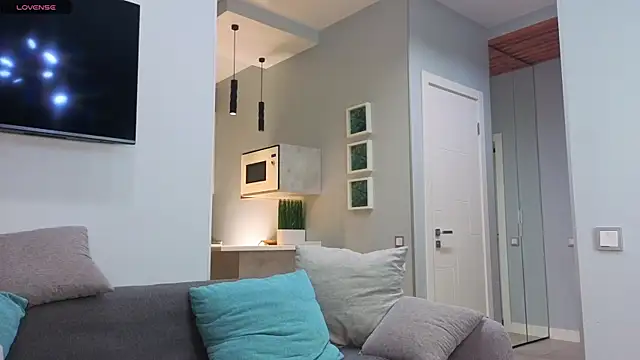 DonnaBurkee online show from 11/05/25, 04:12