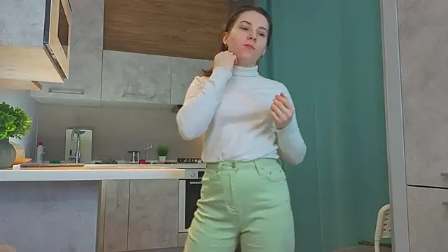 DonnaBurkee online show from 04/06/26, 04:21