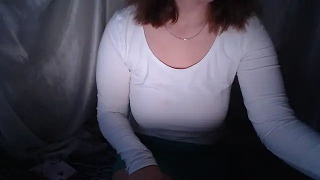 Snapshot of Burberrry_ chatting on 11/10/25, 03:00 Burberrry online show from 11/10/25, 03:00