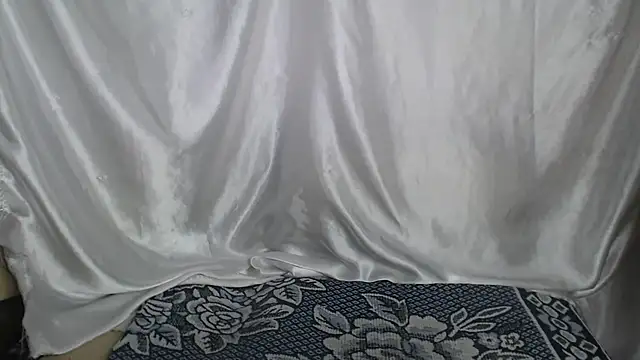 Snapshot of Burberrry_ chatting on 05/04/26, 07:43 Burberrry online show from 05/04/26, 07:43