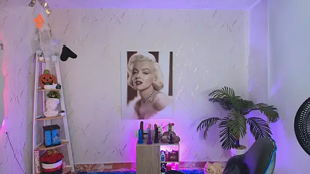 Snapshot of SALOOMEE__ chatting on 04/12/26, 12:10 SALOOMEE online show from 04/12/26, 12:10