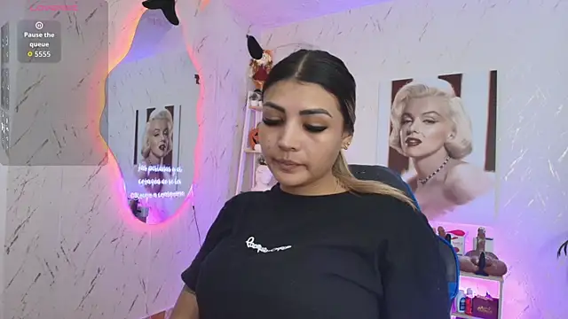 Snapshot of SALOOMEE__ chatting on 04/14/26, 12:38 SALOOMEE online show from 04/14/26, 12:38