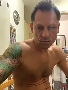 Yourhotboy 42 online show from 02/03/25, 09:18