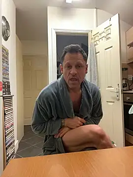 Yourhotboy 42 online show from 02/04/25, 07:11