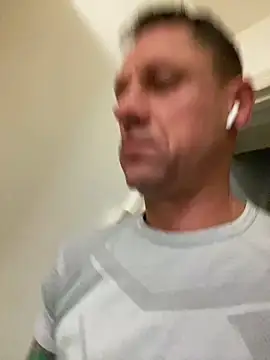 Yourhotboy 42 online show from 12/18/25, 08:04