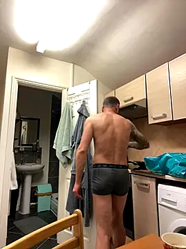 Yourhotboy 42 online show from 12/20/25, 07:21