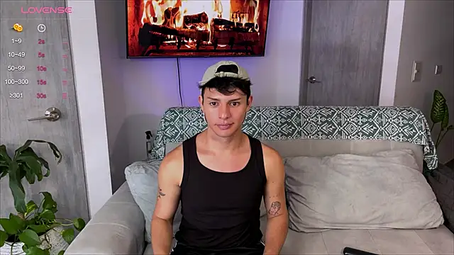 Snapshot of Alexxblue chatting on 02/17/25, 10:47 Alexxblue online show from 02/17/25, 10:47