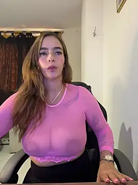Snapshot of Alessandra_Schmoll chatting on 06/04/26, 07:42 Alessandra Schmoll online show from 06/04/26, 07:42
