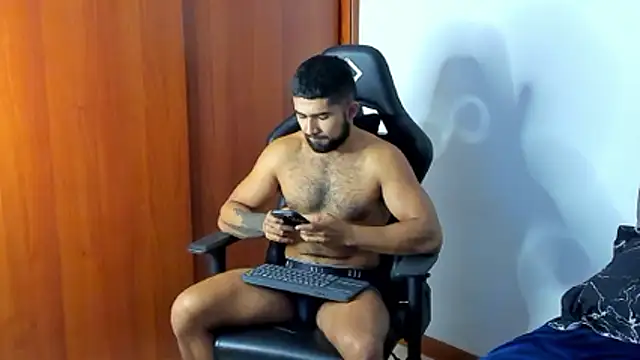 Snapshot of ethaanjones chatting on 01/10/26, 09:52 ethaanjones online show from 01/10/26, 09:52