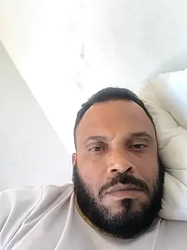 Snapshot of morenorj17 chatting on 11/01/25, 04:20 morenorj17 online show from 11/01/25, 04:20