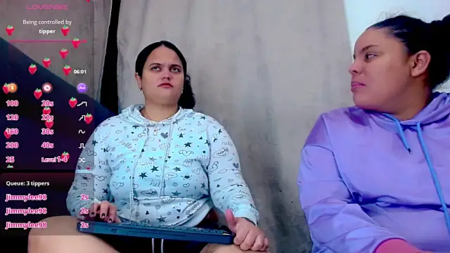 Snapshot of brunnette_hot chatting on 01/17/26, 10:42 brunnette hot online show from 01/17/26, 10:42