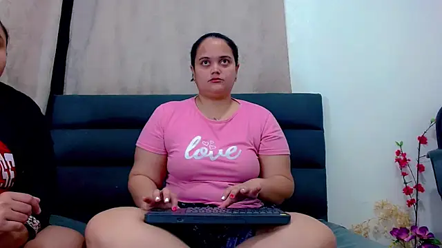 Snapshot of brunnette_hot chatting on 02/12/26, 10:54 brunnette hot online show from 02/12/26, 10:54