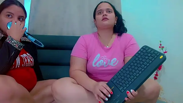 Snapshot of brunnette_hot chatting on 03/02/26, 11:06 brunnette hot online show from 03/02/26, 11:06