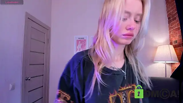 MalenaErnman online show from 02/20/25, 01:19