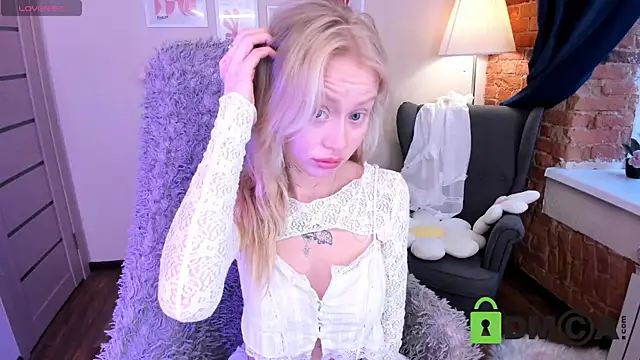 MalenaErnman online show from 02/28/25, 01:36