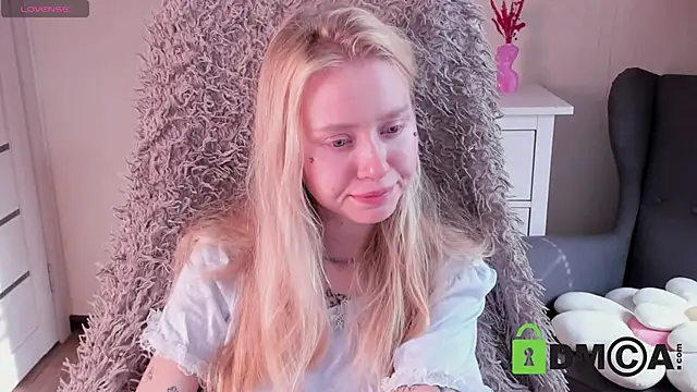 MalenaErnman online show from 10/08/25, 08:34