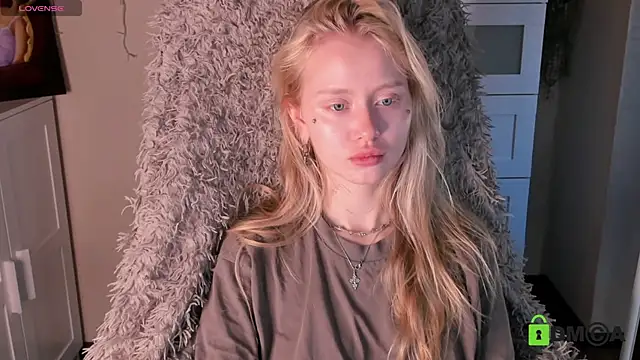 MalenaErnman online show from 10/09/25, 10:35