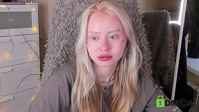 MalenaErnman online show from 10/14/25, 10:38