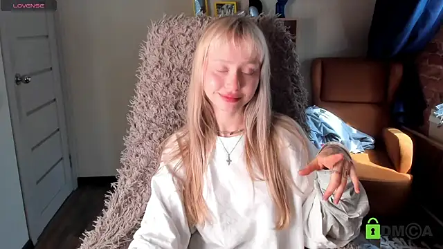 MalenaErnman online show from 05/17/26, 10:22