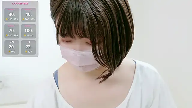 Snapshot of momoka_chan_jp chatting on 06/22/26, 05:37 momoka chan jp online show from 06/22/26, 05:37