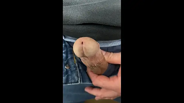 Snapshot of havefun32 chatting on 02/25/26, 01:10 havefun32 online show from 02/25/26, 01:10