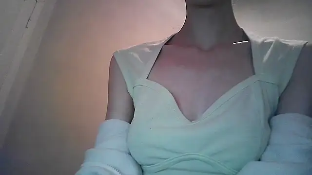 ElizaSwon online show from 09/11/25, 04:18