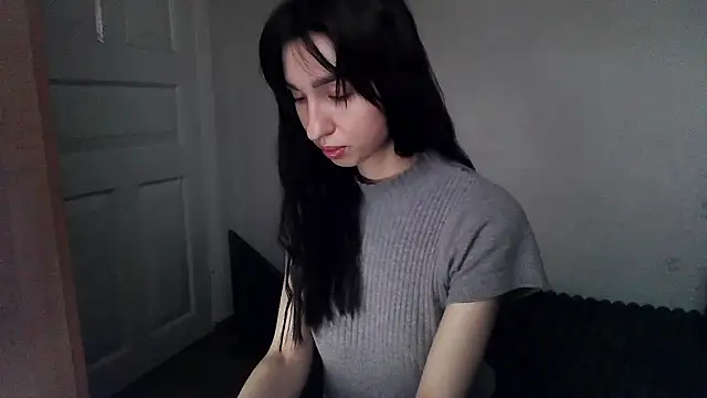 Snapshot of ElizaSwon chatting on 10/12/25, 02:49 ElizaSwon online show from 10/12/25, 02:49