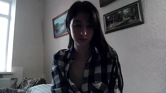 Snapshot of ElizaSwon chatting on 04/14/26, 03:51 ElizaSwon online show from 04/14/26, 03:51