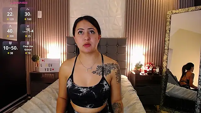 isabella smith  online show from 12/10/24, 05:00