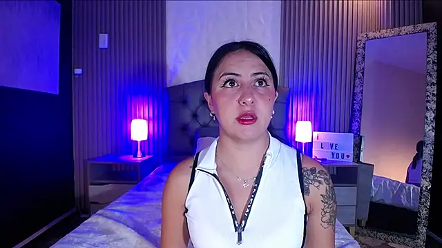 isabella smith  online show from 01/09/25, 01:13