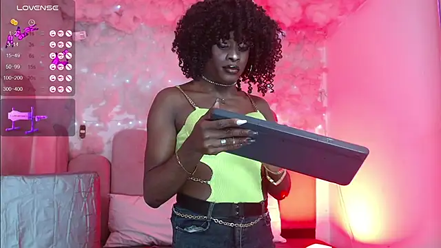 Snapshot of puca_ebony chatting on 05/07/26, 05:07 puca ebony online show from 05/07/26, 05:07