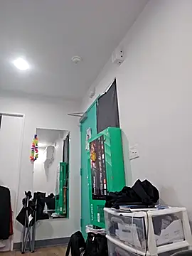 Iliketocooksquirt25 online show from 11/24/25, 11:04