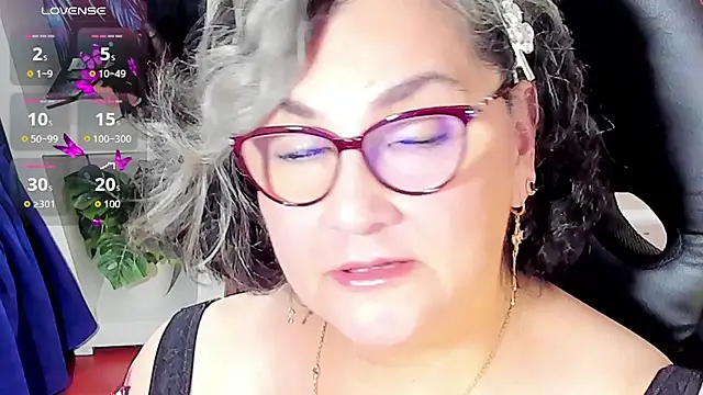 Snapshot of cataleya_mom chatting on 10/29/25, 11:12 cataleya mom online show from 10/29/25, 11:12