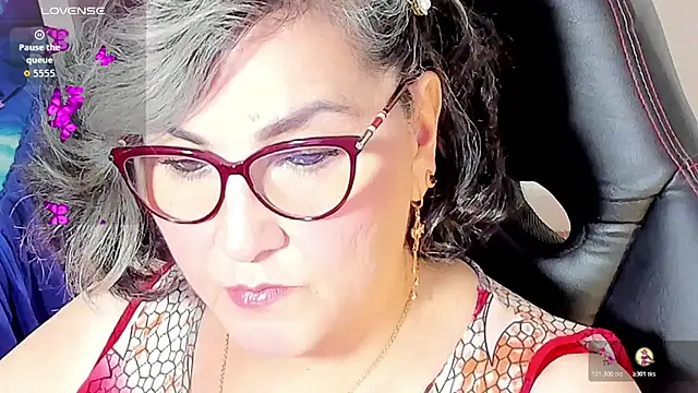 Snapshot of cataleya_mom chatting on 10/30/25, 02:02 cataleya mom online show from 10/30/25, 02:02