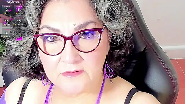 Snapshot of cataleya_mom chatting on 11/05/25, 03:06 cataleya mom online show from 11/05/25, 03:06