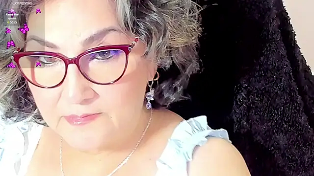 Snapshot of cataleya_mom chatting on 11/22/25, 02:54 cataleya mom online show from 11/22/25, 02:54