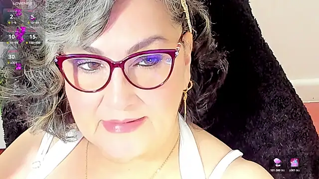 Snapshot of cataleya_mom chatting on 11/26/25, 04:02 cataleya mom online show from 11/26/25, 04:02