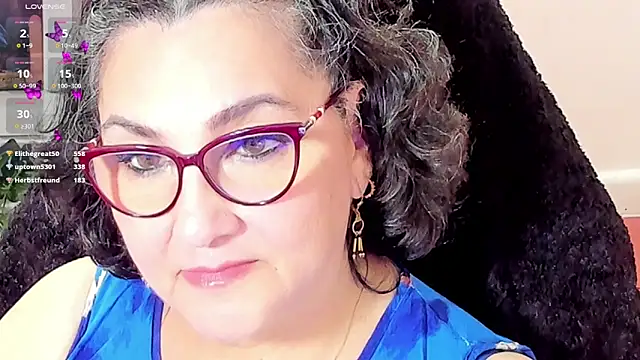 Snapshot of cataleya_mom chatting on 11/30/25, 02:10 cataleya mom online show from 11/30/25, 02:10