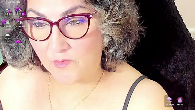 Snapshot of cataleya_mom chatting on 12/01/25, 11:10 cataleya mom online show from 12/01/25, 11:10