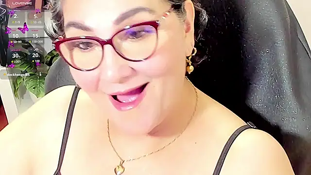 Snapshot of cataleya_mom chatting on 03/26/26, 03:01 cataleya mom online show from 03/26/26, 03:01