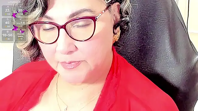 Snapshot of cataleya_mom chatting on 04/06/26, 03:15 cataleya mom online show from 04/06/26, 03:15