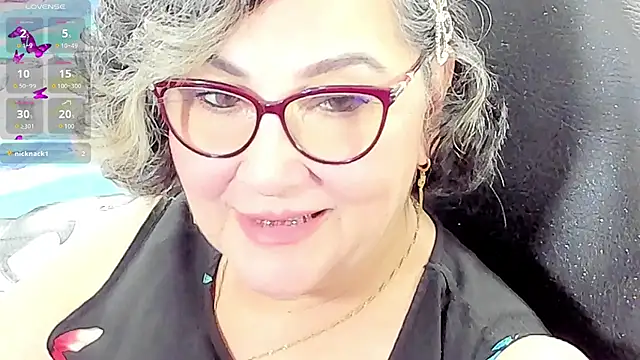 Snapshot of cataleya_mom chatting on 04/13/26, 04:51 cataleya mom online show from 04/13/26, 04:51