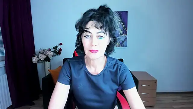 Silvia Wallec online show from 06/14/26, 05:15