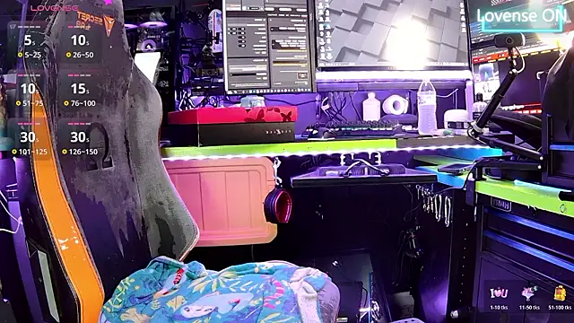 Snapshot of famousALYX chatting on 02/15/26, 09:08 famousALYX online show from 02/15/26, 09:08