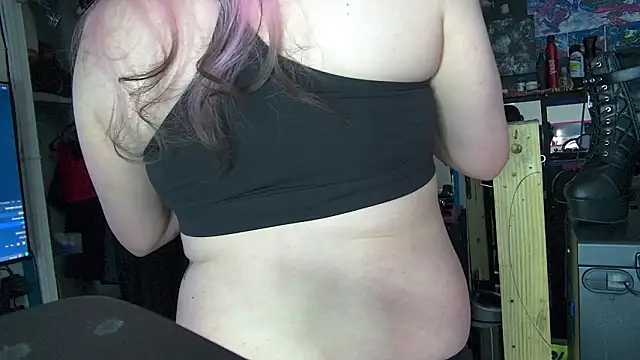 Snapshot of famousALYX chatting on 02/28/26, 10:27 famousALYX online show from 02/28/26, 10:27